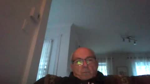 Snapshot of bernard1102 chatting on 11, 10, 2025 bernard1102 online show from 11, 10, 2025