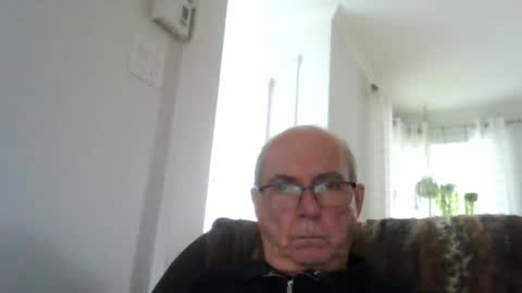 Snapshot of bernard1102 chatting on 18, 6, 2026 bernard1102 online show from 18, 6, 2026
