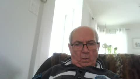 Snapshot of bernard1102 chatting on 19, 6, 2026 bernard1102 online show from 19, 6, 2026