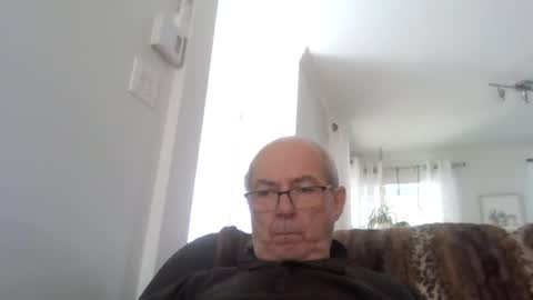 Snapshot of bernard1102 chatting on 6, 7, 2026 bernard1102 online show from 6, 7, 2026