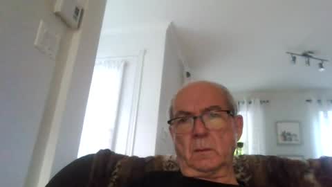Snapshot of bernard1102 chatting on 10, 7, 2026 bernard1102 online show from 10, 7, 2026