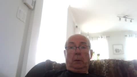 Snapshot of bernard1102 chatting on 25, 7, 2026 bernard1102 online show from 25, 7, 2026