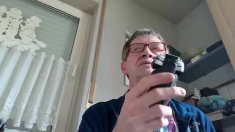 Snapshot of bernie6004 chatting on 1, 3, 2026 bernie6004 online show from 1, 3, 2026