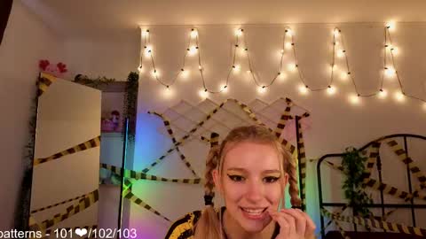 Snapshot of berrryjelly chatting on 31, 5, 2026 Hi Im NikaComing back online on Monday 3 online show from 31, 5, 2026