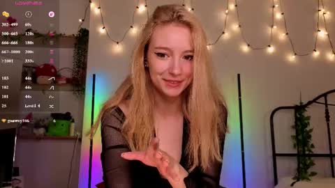 Snapshot of berrryjelly chatting on 10, 6, 2026 Hi Im NikaComing back online on Monday 3 online show from 10, 6, 2026