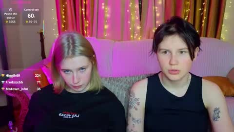 Your sweet Tara and Eva online show from 5, 1, 2026