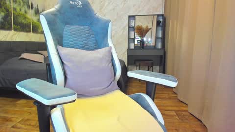 Snapshot of berry_lipsss chatting on 8, 2, 2025 Im Lola online show from 8, 2, 2025