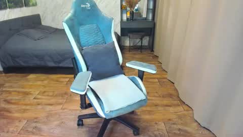 Snapshot of berry_lipsss chatting on 21, 2, 2025 Im Lola online show from 21, 2, 2025