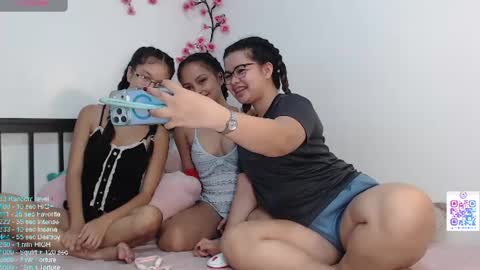 Snapshot of berrybliiss chatting on 8, 7, 2026 SnowClairee online show from 8, 7, 2026