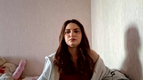 Snapshot of besssimer chatting on 19, 6, 2026 Ann online show from 19, 6, 2026