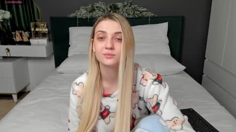 Amelia Ami Free Lovense control in pvt online show from 19, 12, 2024