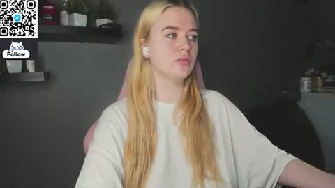 Snapshot of betany_fokss chatting on 4, 8, 2026 Bella Schedule GMT2 Mon Tue Wed Thu Fri Sat Sun 8 am from 2pm online show from 4, 8, 2026