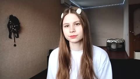 Snapshot of bethkallberg chatting on 5, 6, 2026 Leila online show from 5, 6, 2026