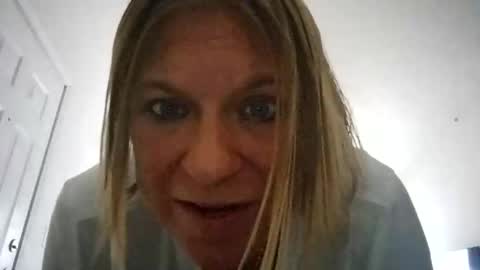 Snapshot of betsygore78 chatting on 23, 9, 2025 betsygore78 online show from 23, 9, 2025