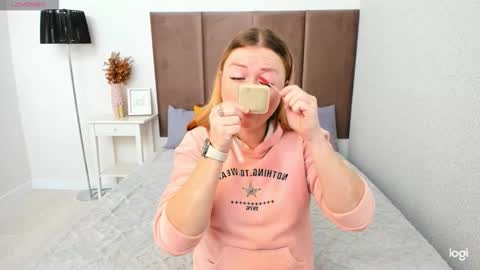 Mila Sweet online show from 30, 9, 2025