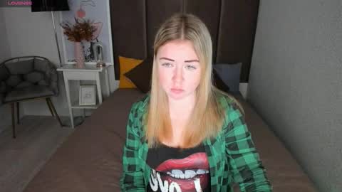 Mila Sweet online show from 24, 11, 2025