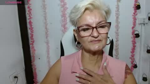 Snapshot of bety_cum3 chatting on 5, 7, 2026 bibiana online show from 5, 7, 2026