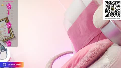 Nicolle Aviles online show from 10, 1, 2025