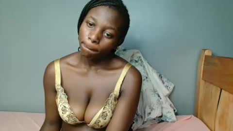 Snapshot of beverly_bay chatting on 19, 5, 2026 beverly online show from 19, 5, 2026