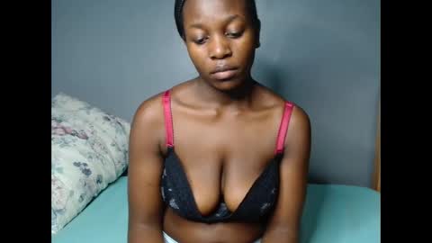 Snapshot of beverly_bay chatting on 25, 5, 2026 beverly online show from 25, 5, 2026