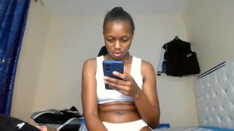 Snapshot of beverlyne5 chatting on 3, 7, 2026 beverly online show from 3, 7, 2026