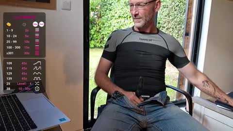 Snapshot of bi_french69 chatting on 23, 9, 2025 My name is David and if you like public exhibitions you wont be disappointed with me LoL - My favorite vibes is 44 online show from 23, 9, 2025
