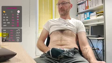 My name is David and if you like public exhibitions you wont be disappointed with me LoL - My favorite vibes is 44  online show from 16, 1, 2026