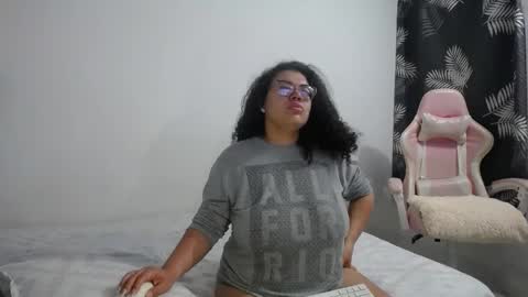 Bianca Tuesday to Sunday from 2am to 6am UTC-5 online show from 25, 2, 2026