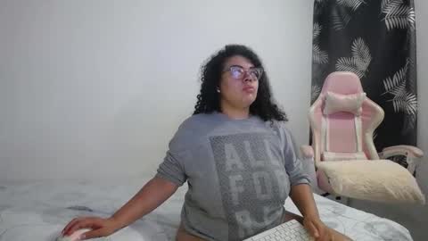 Bianca Tuesday to Sunday from 2am to 6am UTC-5 online show from 9, 3, 2026