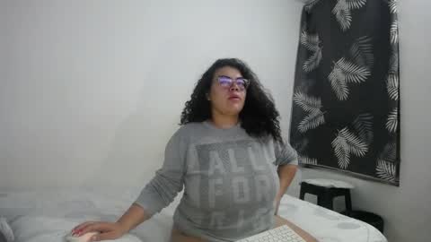 Bianca Tuesday to Sunday from 2am to 6am UTC-5 online show from 11, 4, 2026