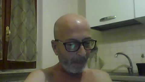 Snapshot of big23italy chatting on 4, 8, 2026 big23italy online show from 4, 8, 2026