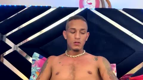 Stiven Leon online show from 1, 1, 2025