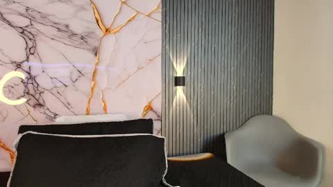 Tell me Sophia  online show from 15, 4, 2026