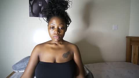Snapshot of bigassmello_ chatting on 11, 5, 2026 bigassmello_ online show from 11, 5, 2026