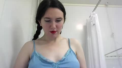 Isabella online show from 15, 9, 2025
