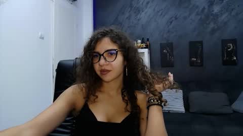 Snapshot of bigbuttjany chatting on 10, 10, 2025 bigbuttjany online show from 10, 10, 2025
