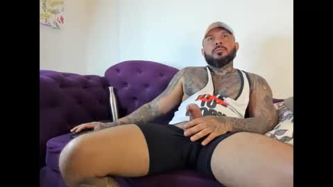 Snapshot of bigcock_jhonny chatting on 24, 10, 2025 jhonny online show from 24, 10, 2025