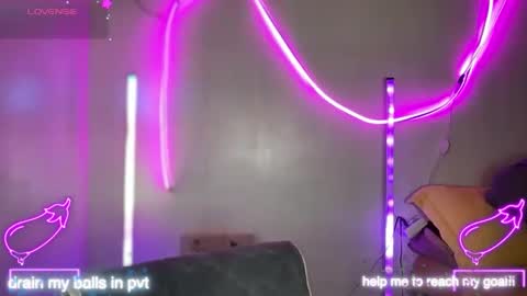 queen amanda online show from 1, 4, 2026