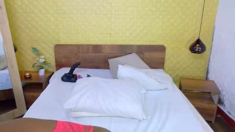 Snapshot of bigroundbooty_ chatting on 27, 2, 2026 bigroundbooty_ online show from 27, 2, 2026