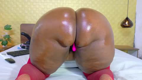 bigroundbooty_ online show from 18, 4, 2026