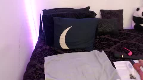 Nichole lights online show from 11, 6, 2026