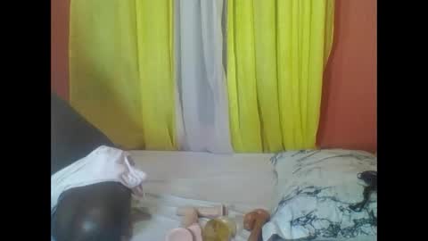 Snapshot of bilion_ass chatting on 28, 1, 2025 TREZAH online show from 28, 1, 2025