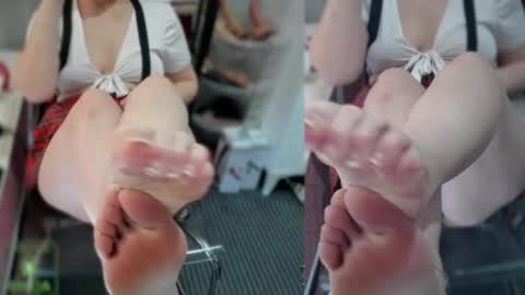 bisex woman online show from 1, 12, 2025