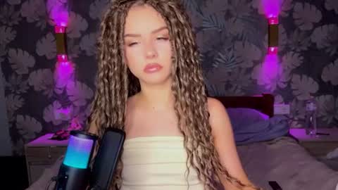 Snapshot of bitter__peach chatting on 5, 7, 2026 Margo online show from 5, 7, 2026