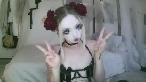 Snapshot of bl0odsyring3 chatting on 15, 6, 2026 vampire fang online show from 15, 6, 2026