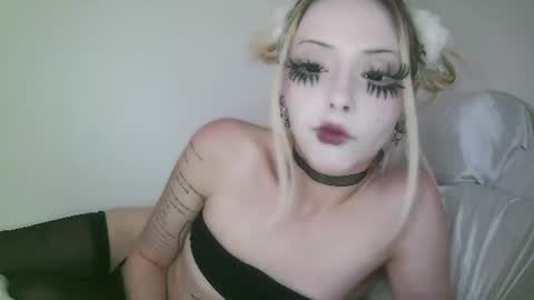 Snapshot of bl0odsyring3 chatting on 16, 6, 2026 vampire fang online show from 16, 6, 2026