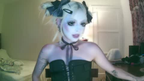 Snapshot of bl0odsyring3 chatting on 11, 7, 2026 vampire fang online show from 11, 7, 2026