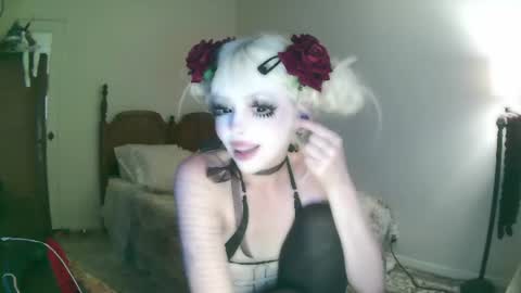 Snapshot of bl0odsyring3 chatting on 17, 7, 2026 vampire fang online show from 17, 7, 2026