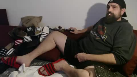 Snapshot of black_beard_slides chatting on 27, 10, 2025 black_beard_slides online show from 27, 10, 2025