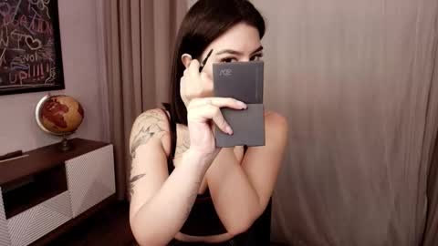 Snapshot of black_pant3r chatting on 2, 10, 2025 Mon Mon online show from 2, 10, 2025